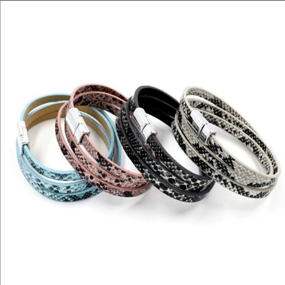 2/20$ PINK SCALED SNAKE SKIN WRAP BRACELET - Picture 2 of 2